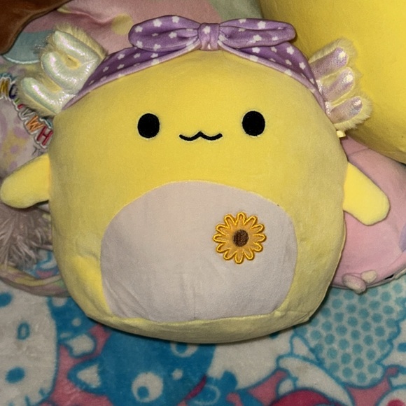 Treyton the Axolotl squishmallow NWT with sunflower - Picture 6 of 8